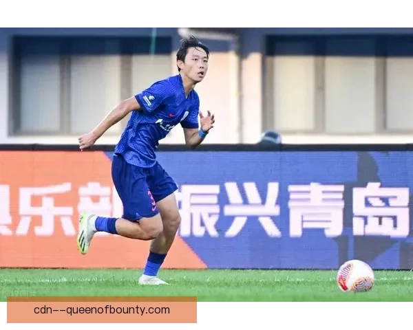 上海申花小将金顺凯热身赛意外锁骨骨折球迷关注伤情